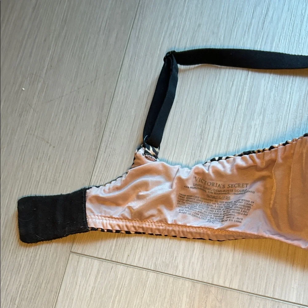 Lined Demi Bra - Picture 5 of 7